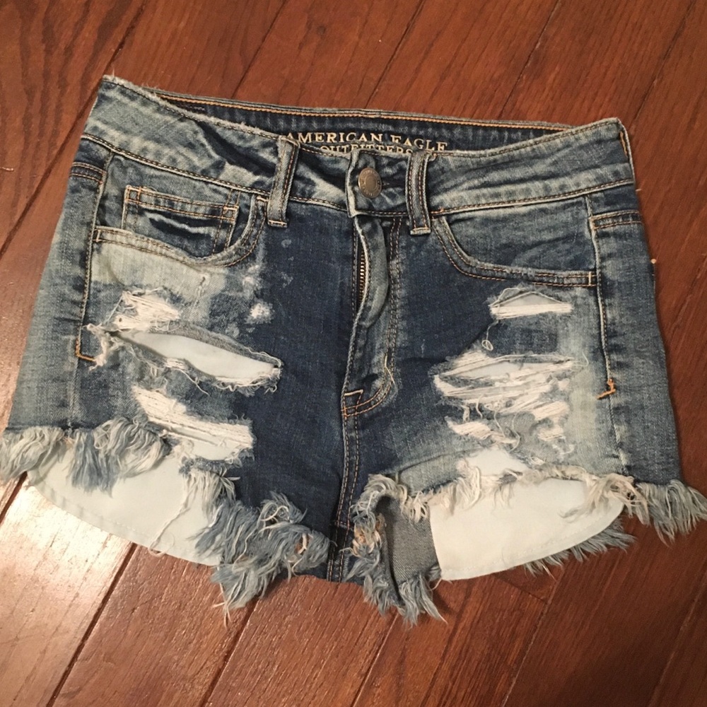 AE Size 2 distressed shorts!